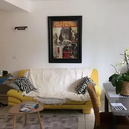 D'hotes The Yellow Cube Bed & Breakfast *